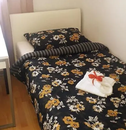 Apartman Lusy 아파트 투라니