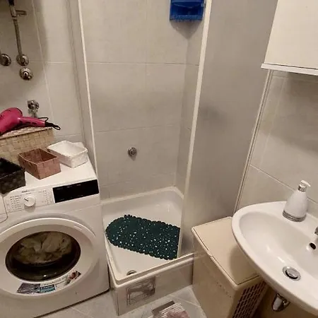 Apartman Lusy 아파트 투라니